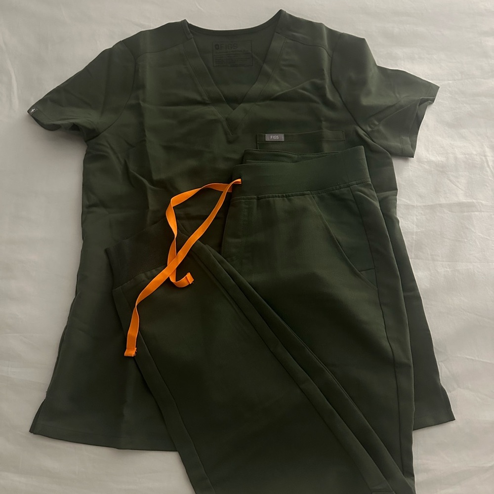 Figs Scrub Set (Catarina Top and Zamora Joggers)